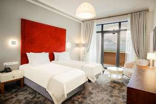 Отель Akhasheni Wine Resort & Spa Gurjaani Двухместный номер с 1 кроватью или 2 отдельными кроватями, вид на горы-3